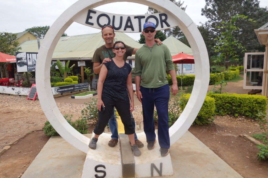 Uganda-equator-monument
