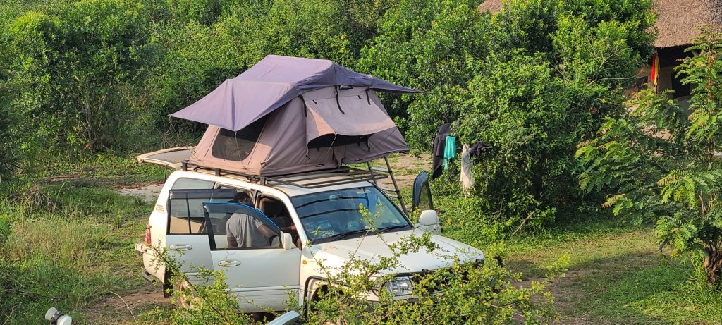 Rent-a-4x4-Land-Cruiser-V8-in-Uganda-