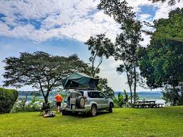 Rent-a-land-cruiser-in-Uganda-with-rooftop-tent-
