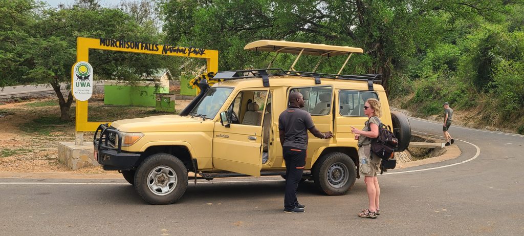 Rent-4x4-safari-Land-cruiser-in-Uganda